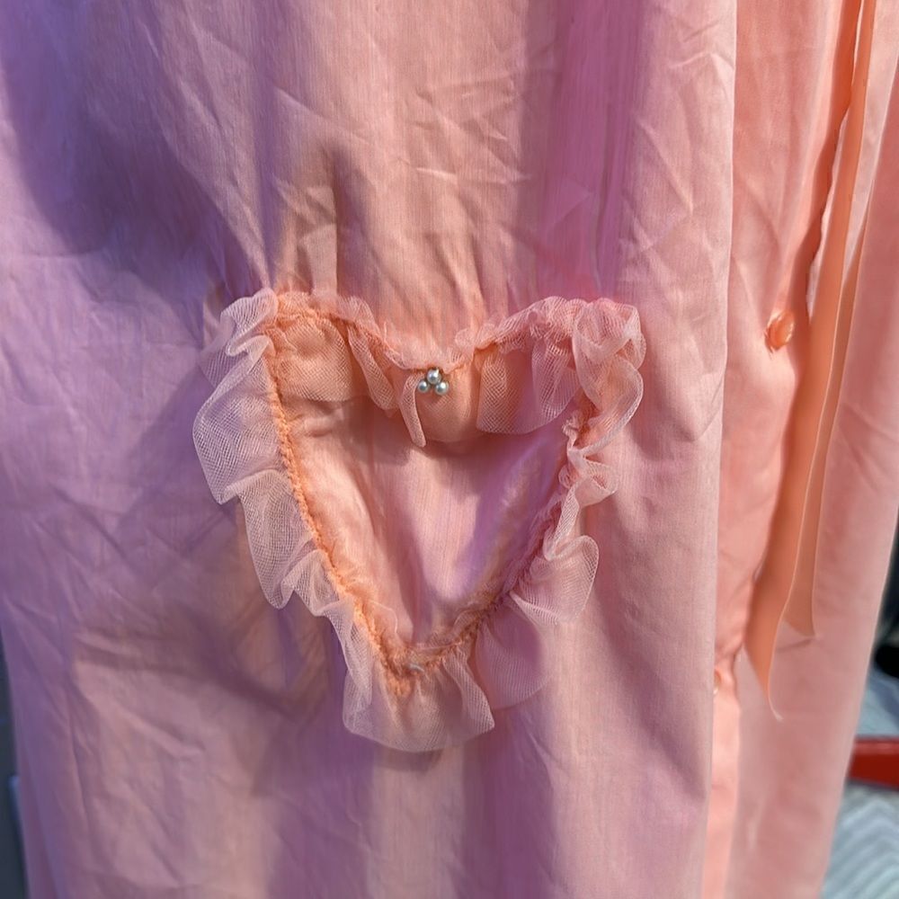 Vintage charmode women’s peach nightgown size 36 M - Picture 4 of 8
